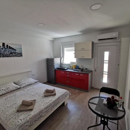 Twins Apartment พูลา ภายนอก รูปภาพ