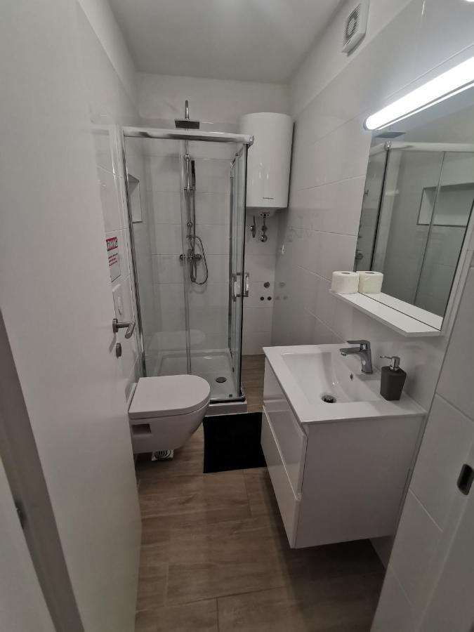 Twins Apartment พูลา ภายนอก รูปภาพ